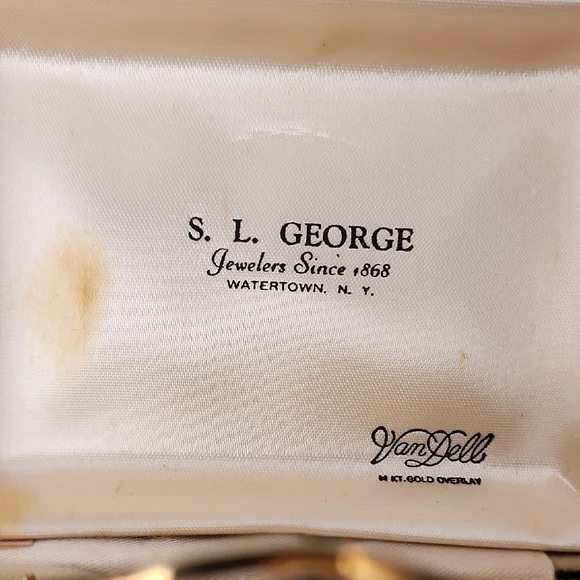 Vintage Gold and Black Bracelet - Picture 13 of 16